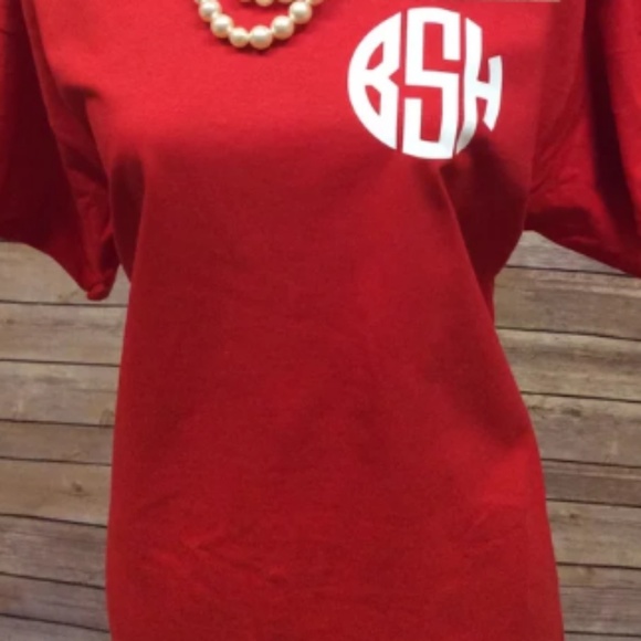 Tops - Red t-shirt w\ pockety monogram